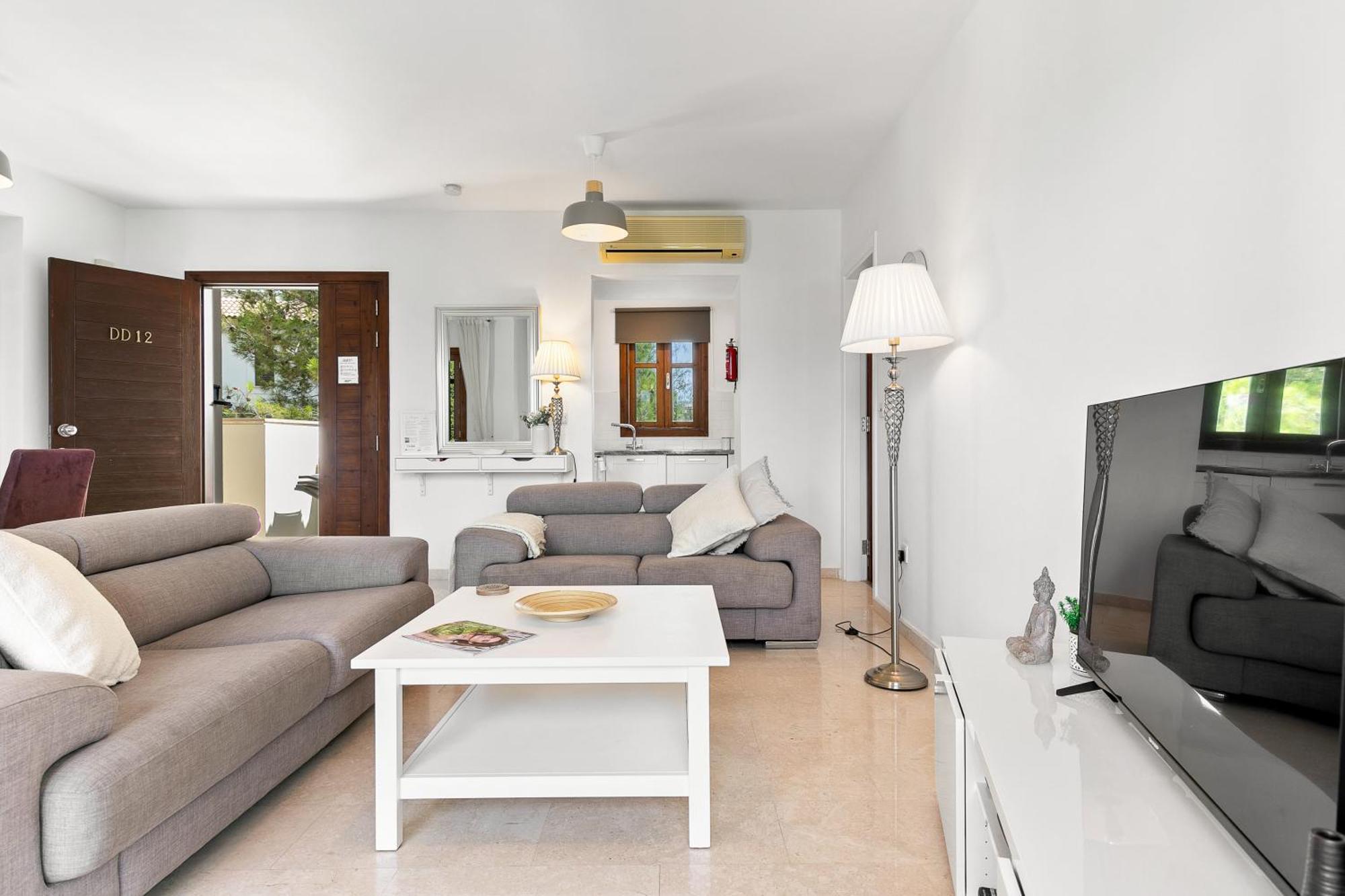 2 Bedroom Apartment Chloe With Communal Pool, Aphrodite Hills Resort Kuklia Zewnętrze zdjęcie